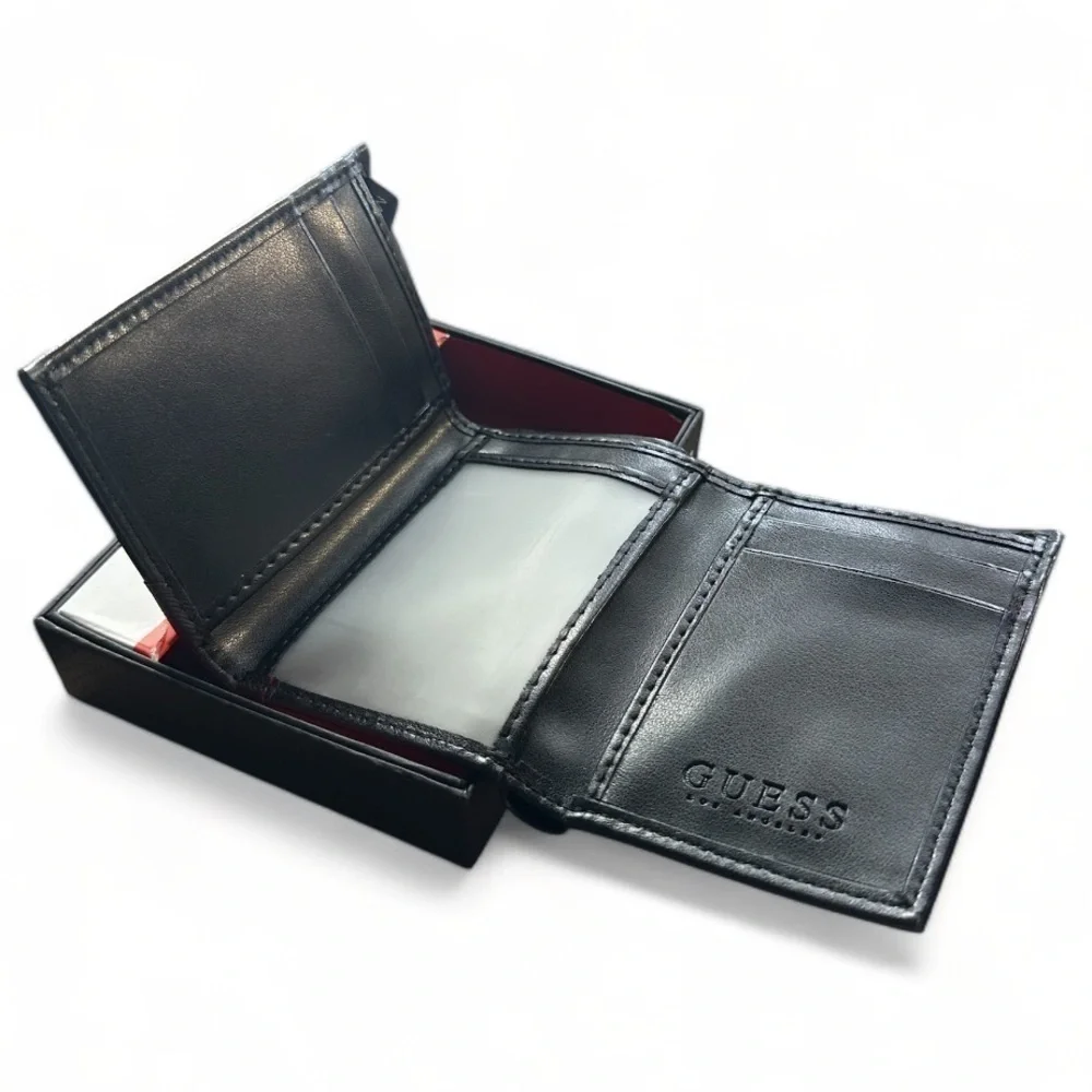 NWT Guess Mens Trifold Leather Wallet / Clear ID Slot, 7 card slot, cash pocket